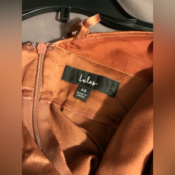 Lulu’s Look of Luxe Satin Jumpsuit Color- Rusty Rose Size- Extra Small - Picture 11 of 12